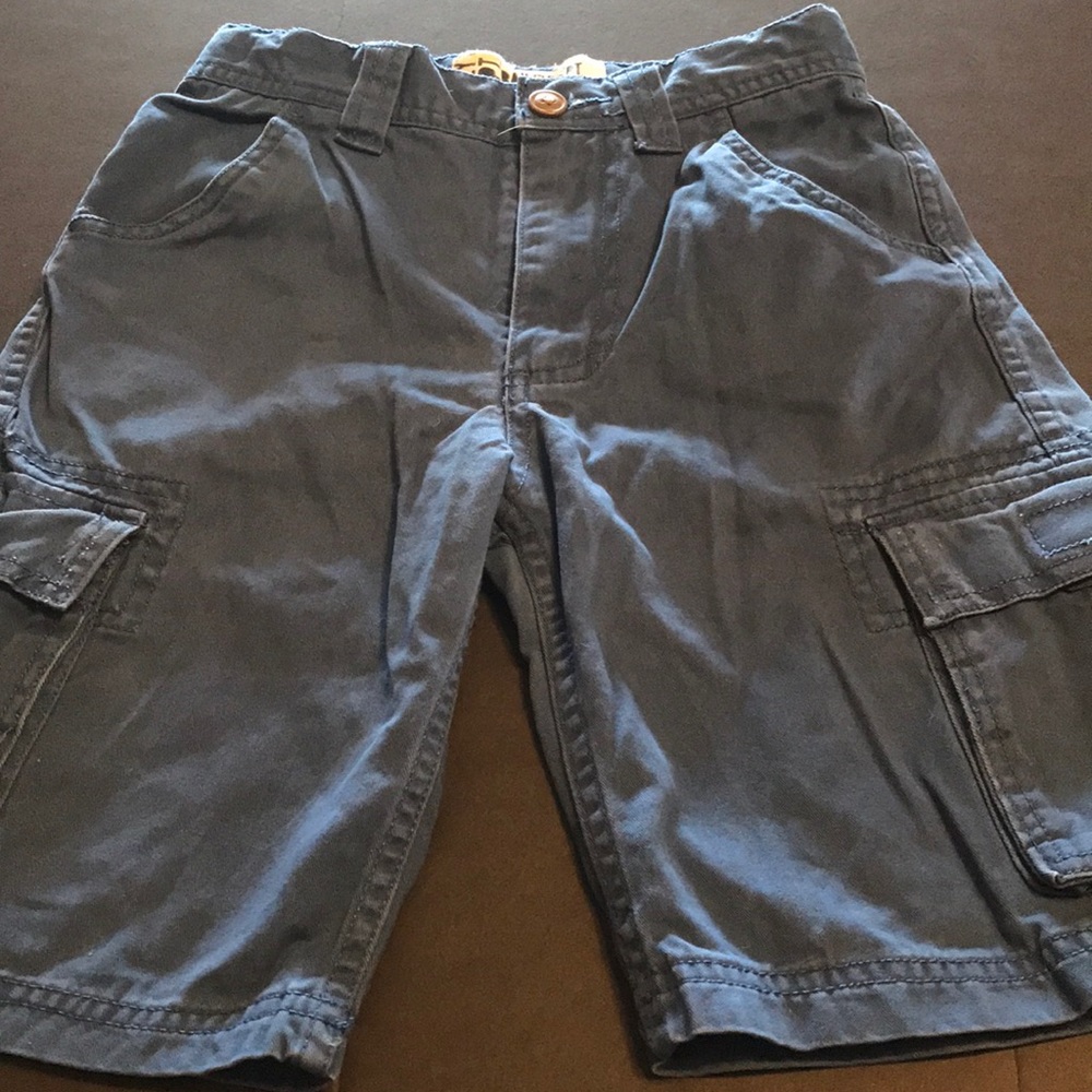 Baileys point boys size 7 shorts